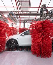 Tommy's Express® Car Wash image 1