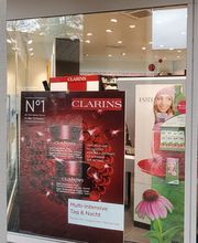 clarins-fenster-amavita-apotheke-zumikon