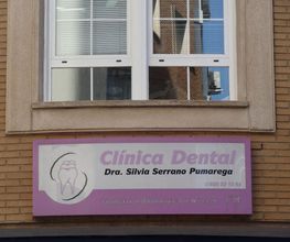 clinica-dental-silvia-fachada-01.jpg