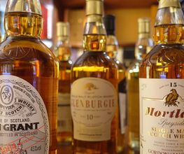 Verkaufsladen und Onlineshop für internationale Spirituosen wie Whisky, Rum, Grappa und weitere Destillationen.