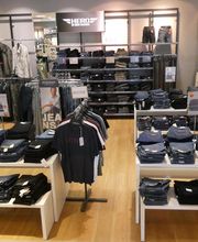 AWG Mode Center Neunkirchen am Brand Bild 4