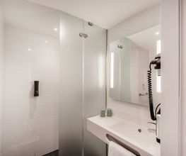 B&B HOTEL Zurich Airport Rumlang Bild 7