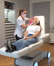 Aesthetic Medicine Clinic by Dr Madi Nasser Bild 12