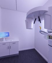 IDent Kassel | Zahnarzt Dr. Ila Davarpanah Bild 14