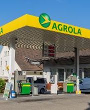 AGROLA Tankstelle in Fehraltdorf unter Carport