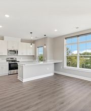 Regency @ Menlo Park Terrace image 10