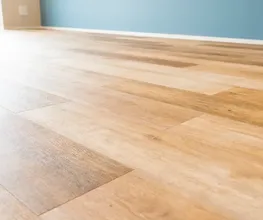 Bodenbeläge verlegen (Vinyl / Laminat / Teppichboden / Designbeläge)