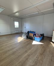 Ostsee Transporter Entrümpelung Bürocontainer 1.jpg