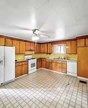 Ryen Realty LLC image 9