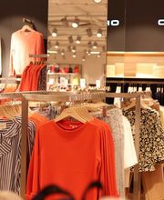 MUECKE in München im daseinstein Einkaufszentrum Damenmode