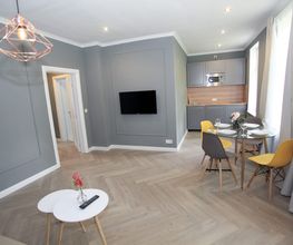 Superior Apartment mit Sauna:
Wohnzimmer mit Küchenbereich
