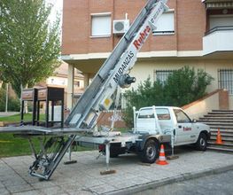 mudanzas-rubra-plataforma-elevadora-02.jpg