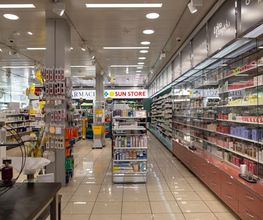 interieur-de-la-pharmacie-sun-store-geneve-lyon