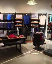 Nike Store Diagonal imagen 9