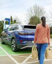 bp pulse Charging Station image 9