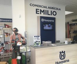 comercial-agricola-emilio-atención-publico-02.jpg