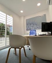 Interior del Consultorio del Centro Auditivo Audika Santander, ubicado en El Alisal, Calle Los Ciruelo 33, Bajo Derecha. 