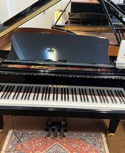 Flügel und Klavier Ausstellung