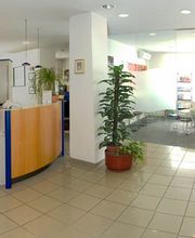 Zahnärztin Dr. med. dent. Aynur Sahin-Kurul Bild 2