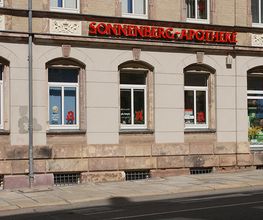 Aussenansicht der Sonnenberg-Apotheke