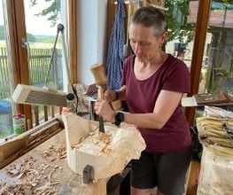 Holzbildhauerin Margit Schramm Bild 4