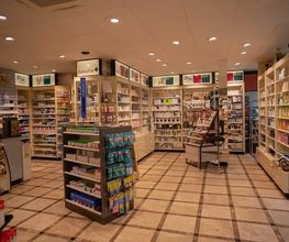 all-interno-della-farmacia-amavita-centro-ascona
