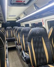 Fleet and Goo Minibus imagen 4