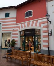 Tommy Hilfiger Outlet immagine 2