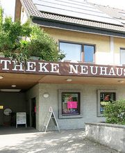 Aussenansicht der Apotheke Neuhausen