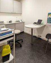 Amavita-Métro-service-room