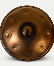 Die Healing Frequency Instrumente sind in der 432 Hz Frequenz gestimmt, welche aus hinduistischen und buddhistischen Traditionen stammt. Im Vergleich zur westlichen Welt ist dort statt 440 Hz die 432 Hz Stimmung der Standard.
Du kannst die Healing Frequency Handpan im Handpan Showroom Frankfurt ausprobieren und kaufen oder bei www.Handpan.World online bestellen.