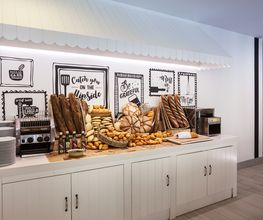 Main Restaurant imagen 1