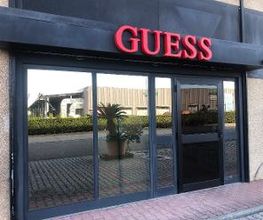 GUESS immagine 1