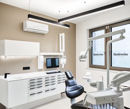 Behandlungszimmer Zahnarztpraxis blankweiss - Zahnarzt Frechen