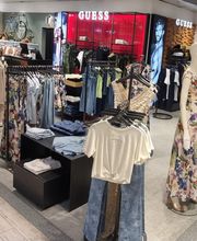 GUESS imagen 5