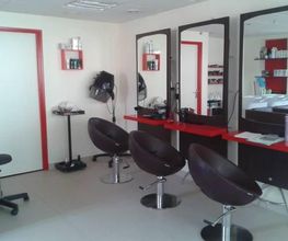 HELENE COIFFURE image 1