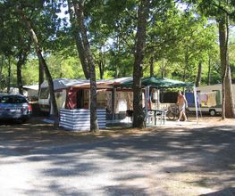 Idéal Camping image 14