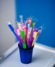 Dr. med. dent. Ernst-Martin Rießner Zahnarzt Bild 8