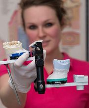 Gemeinschaftspraxis Dr.(H) Thomas Abeler, Dr.med.dent Hajnalka Amalia Abeler Bild 7