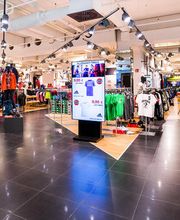MUECKE Regenburg im KÖWE Einkaufszentrum Sportschuhe und Sportbekleidung