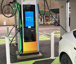 IPLANET Ricarica in sicurezza in modalità ultra fast per tutti i veicoli elettrici.
