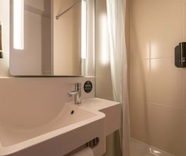B&B HOTEL Evreux image 5