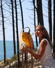 Font Laurence image 1