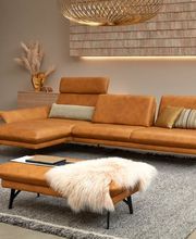 Elegante Sofagarnitur mit Relaxfunktion

Genießen Sie Ihre freie Zeit und relaxen Sie auf Ihrem modernen, komfortablen Sofa von himolla Polstermöbel. Alle der über 40 Modellvarianten des Typs PROMOTION 1928 zeichnen sich durch ihre leichte Optik aus.