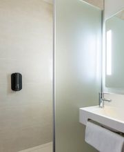 B&B HOTEL Lille Roubaix Campus Gare image 8