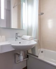 B&B HOTEL Bourges 2 image 8