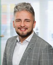 ERGO Versicherung Dennis Mager Bild 3