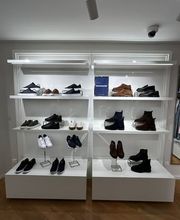 Tommy Hilfiger image 4