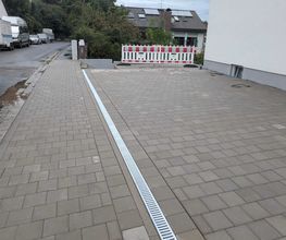 Parkplatz und Gehwegbau