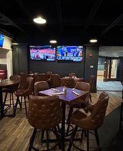 Boss' Pizzeria and Sports Bar Okoboji image 4